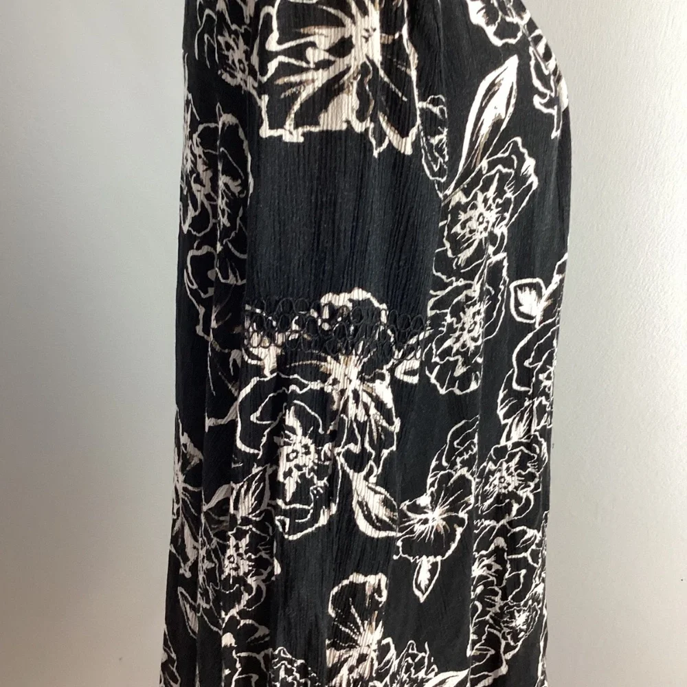 Free People Size Small  Black & White Floral Long Sleeve Tunic Top